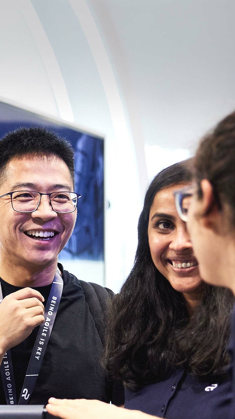 CEO von Agile Robots Dr. Zhaopeng Chen auf der Messe automatica 2023